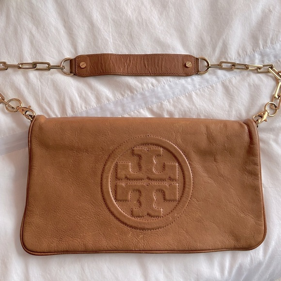 Tory Burch Handbags - Tory Burch brown leather logo shoulder bag with gold chain